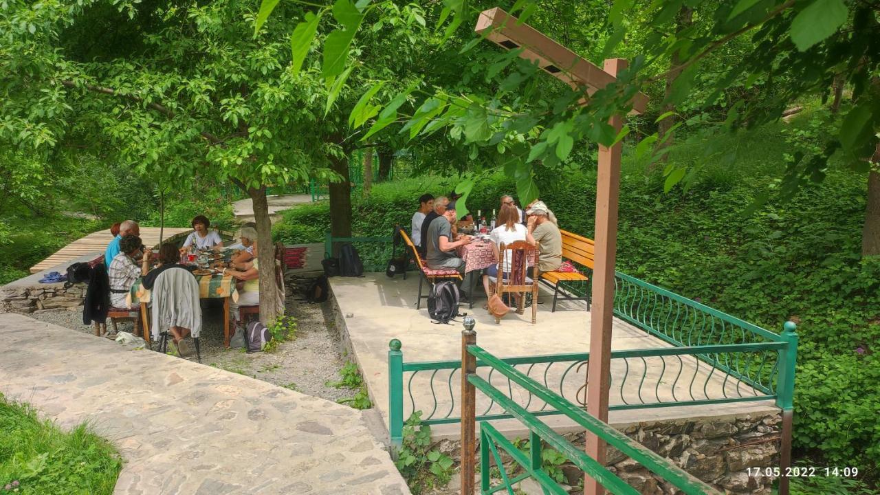 Отель Гостевой дом Гора Нуратау Yukary-Ukhum Экстерьер фото
