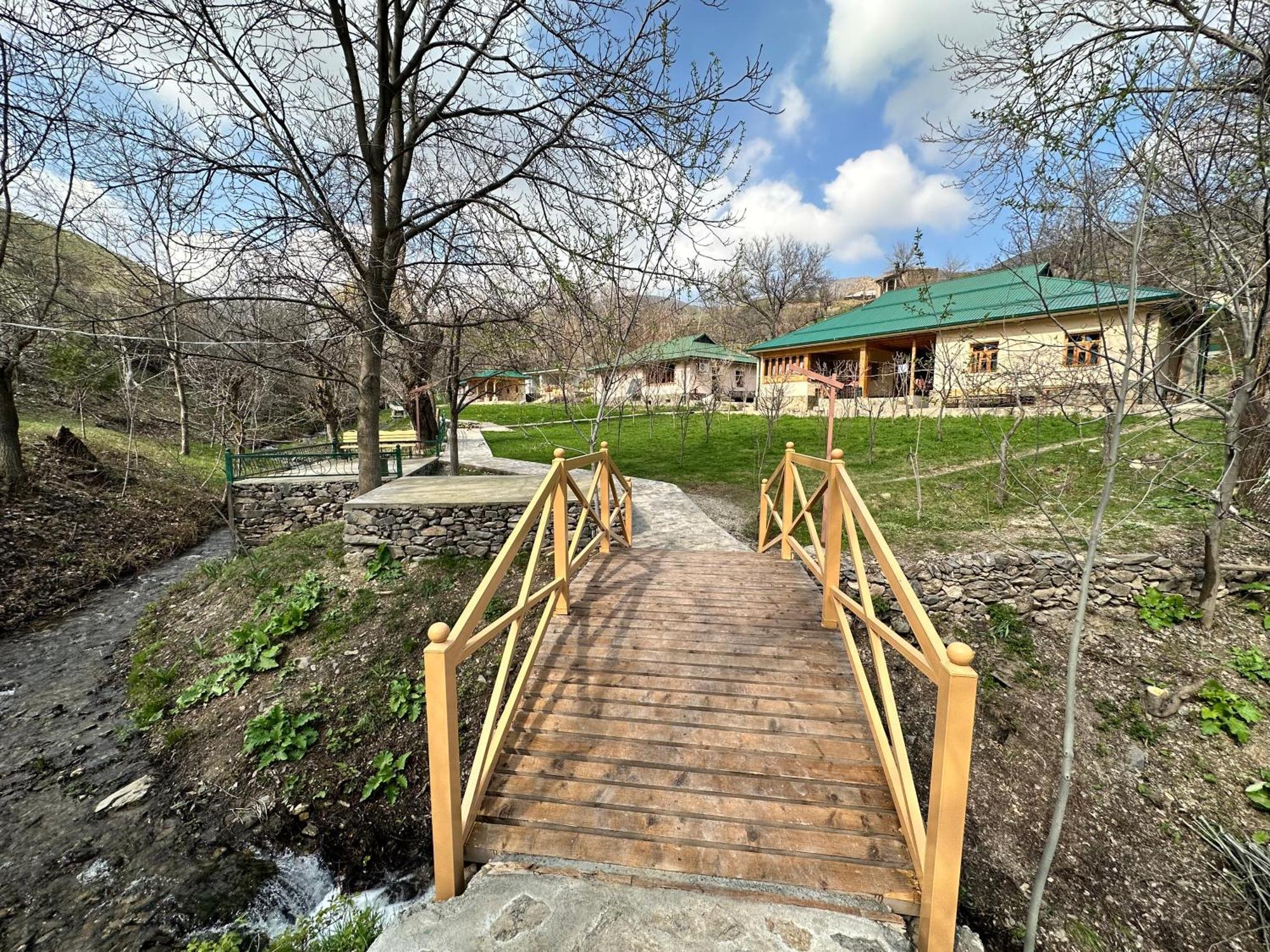 Отель Гостевой дом Гора Нуратау Yukary-Ukhum Экстерьер фото